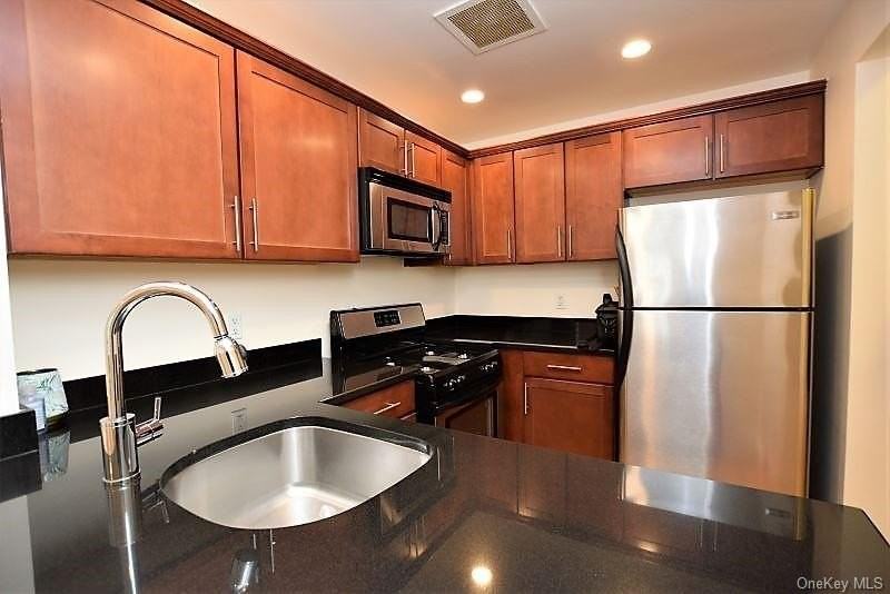 4132 44th St Apt 3b #3B - Photo 5 of 18