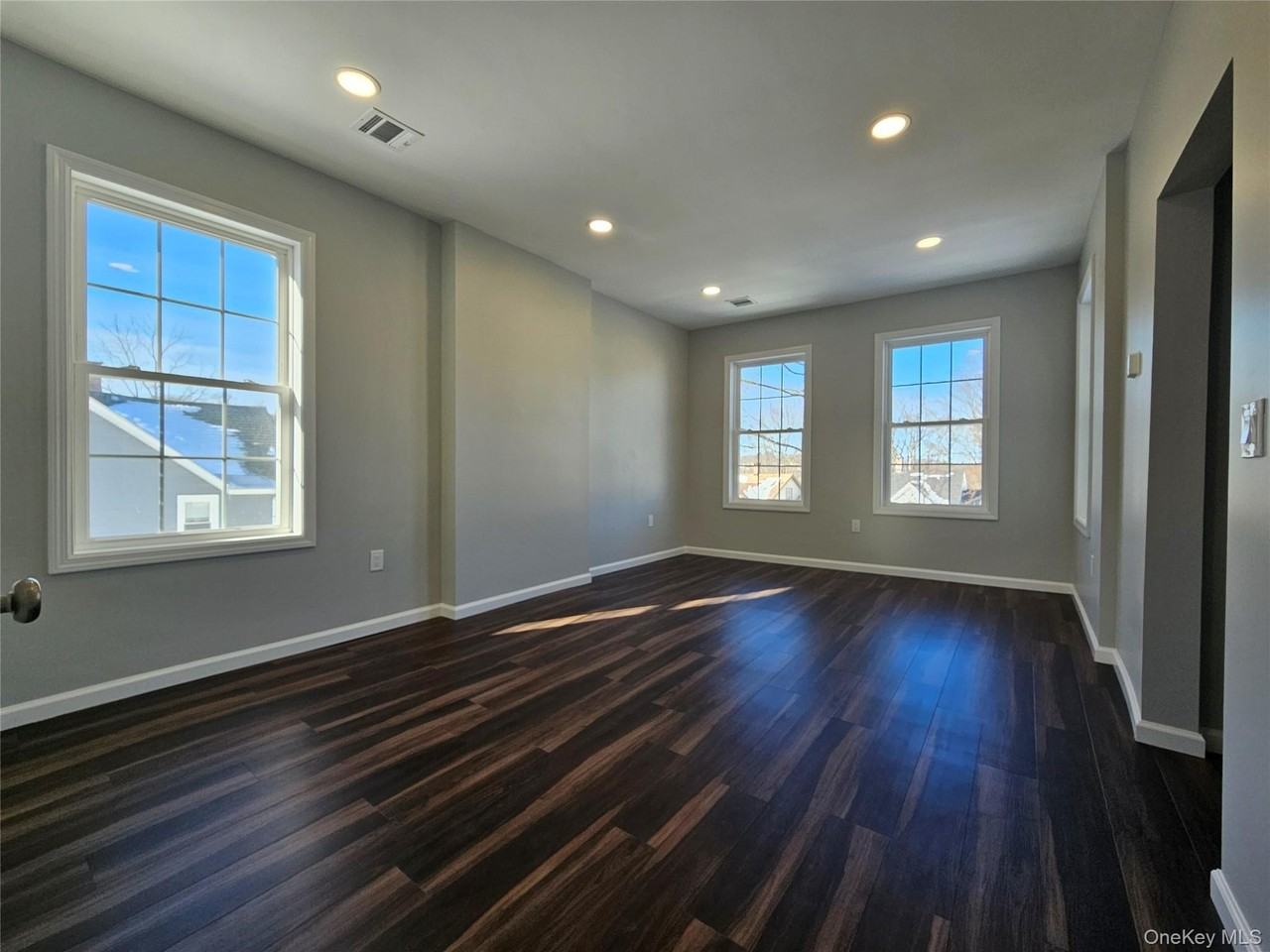 139 W Main St - Photo 7 of 19