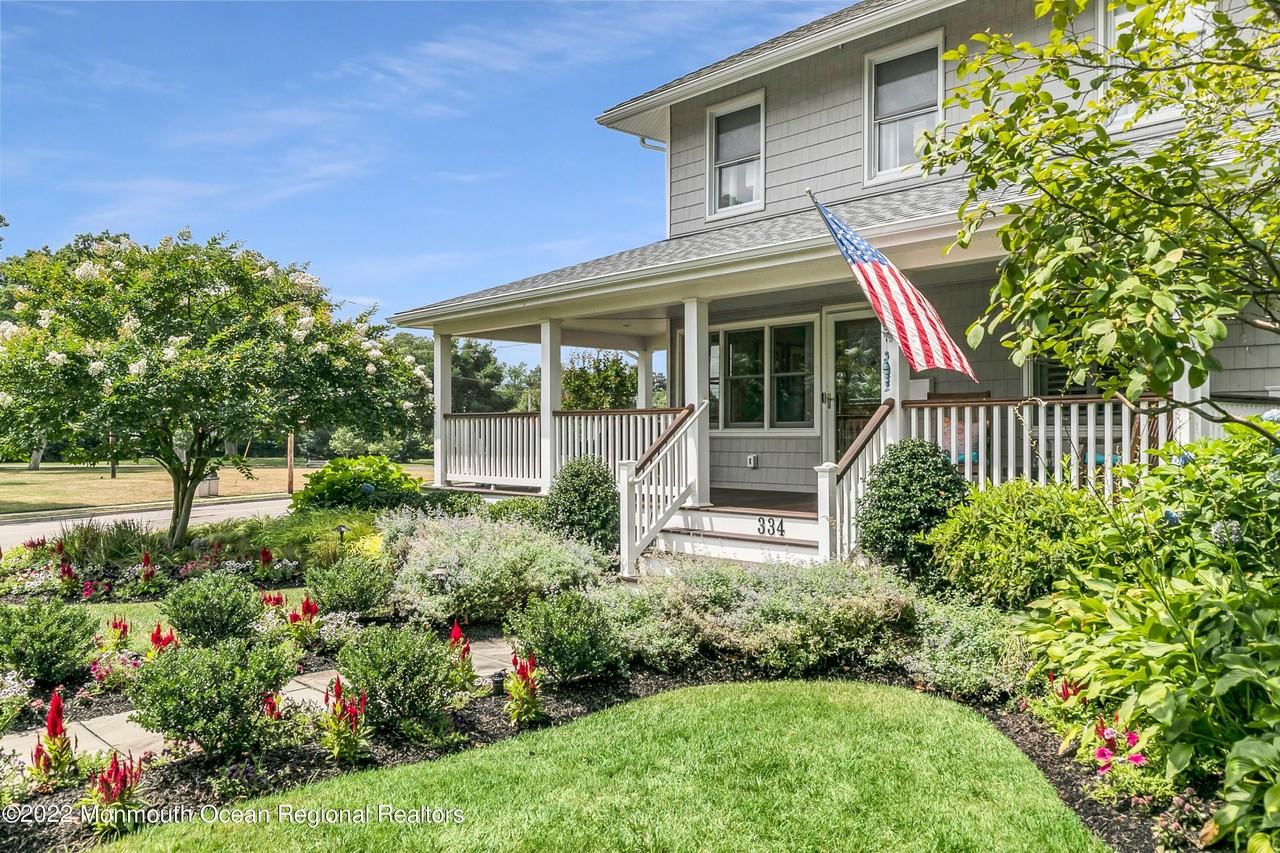 334 Pitney Ave - Photo 2 of 33