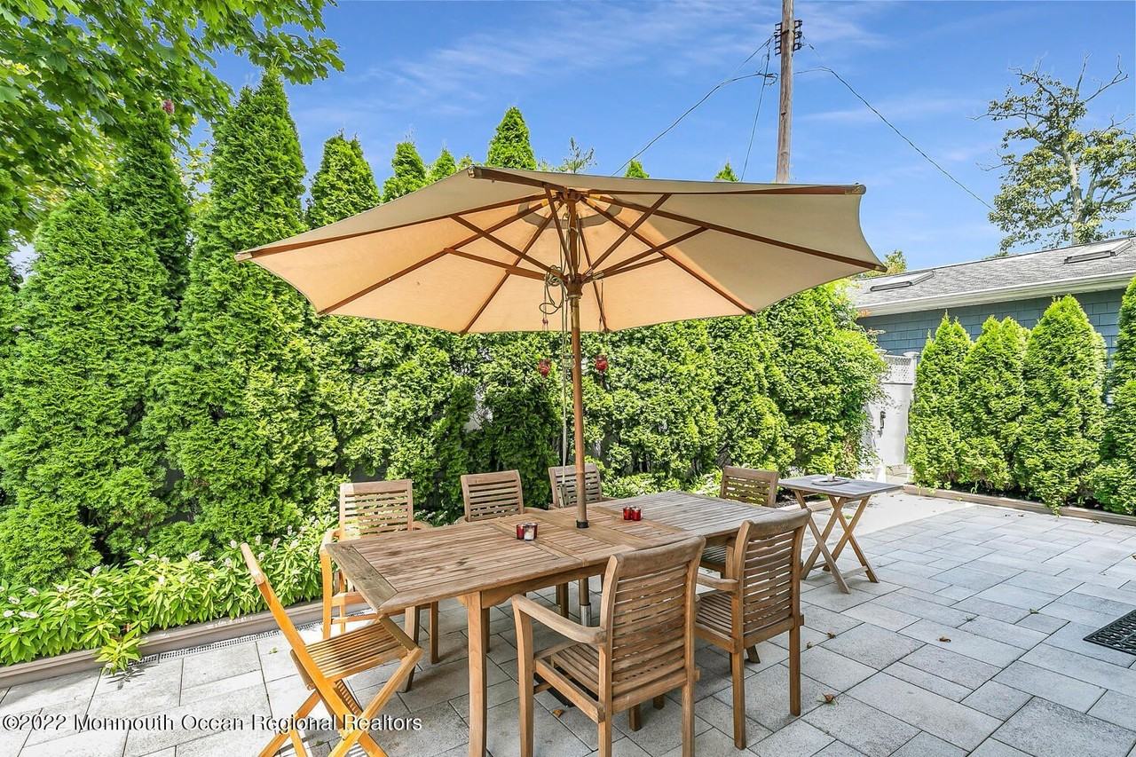 334 Pitney Ave - Photo 7 of 33