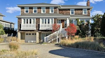 featured image of 985 East Ave