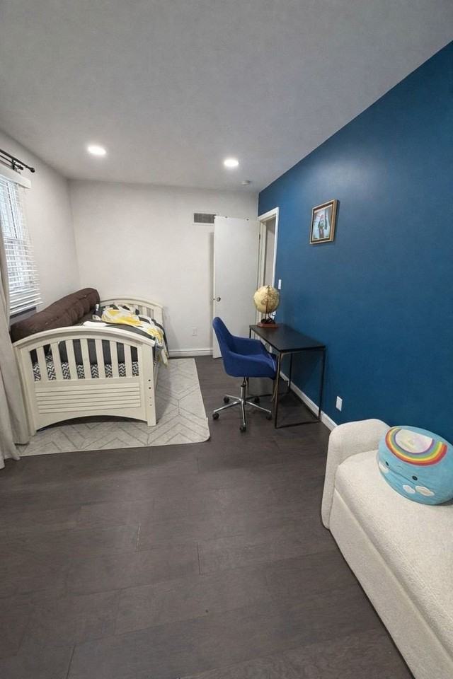 1065 Hiawatha Dr - Photo 7 of 21