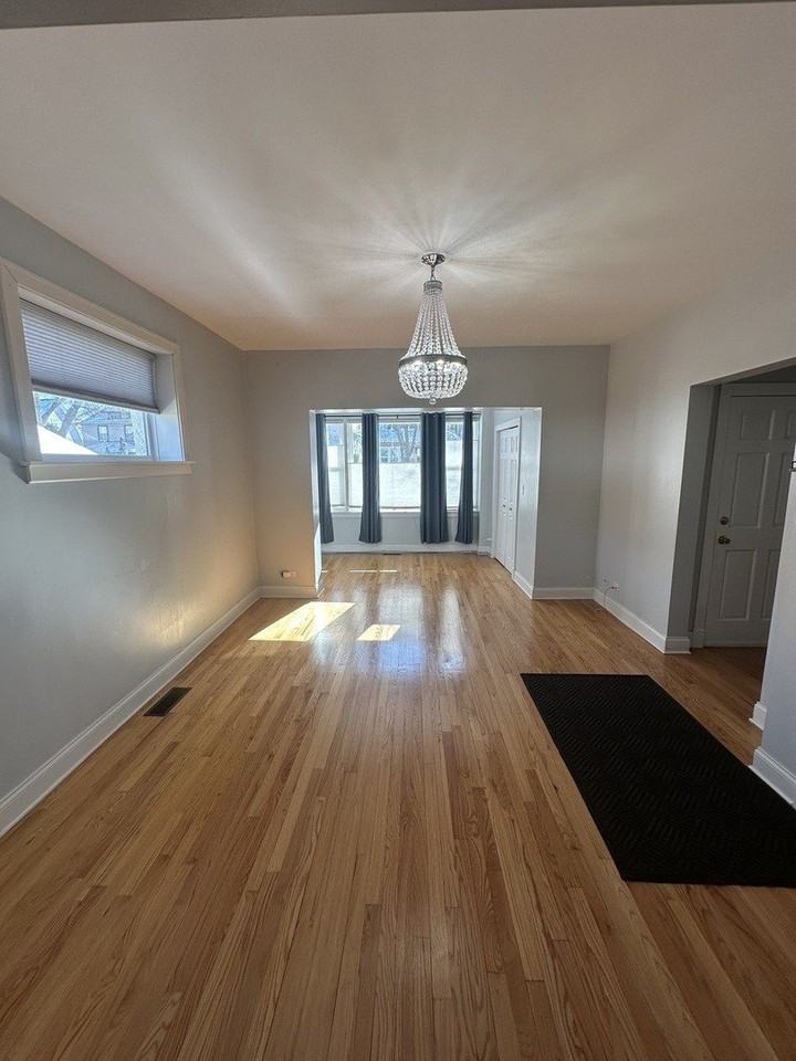 5042 W Argyle St - Photo 2 of 13