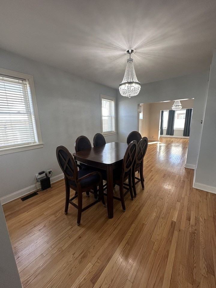 5042 W Argyle St - Photo 3 of 13