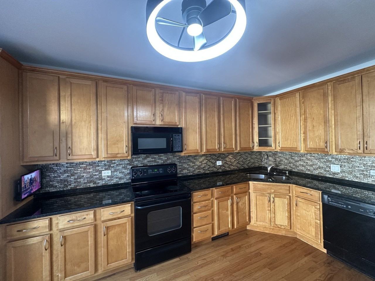 5042 W Argyle St - Photo 5 of 13