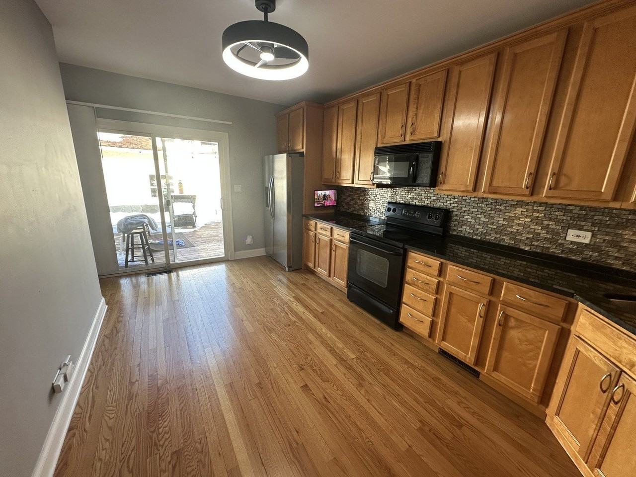 5042 W Argyle St - Photo 6 of 13