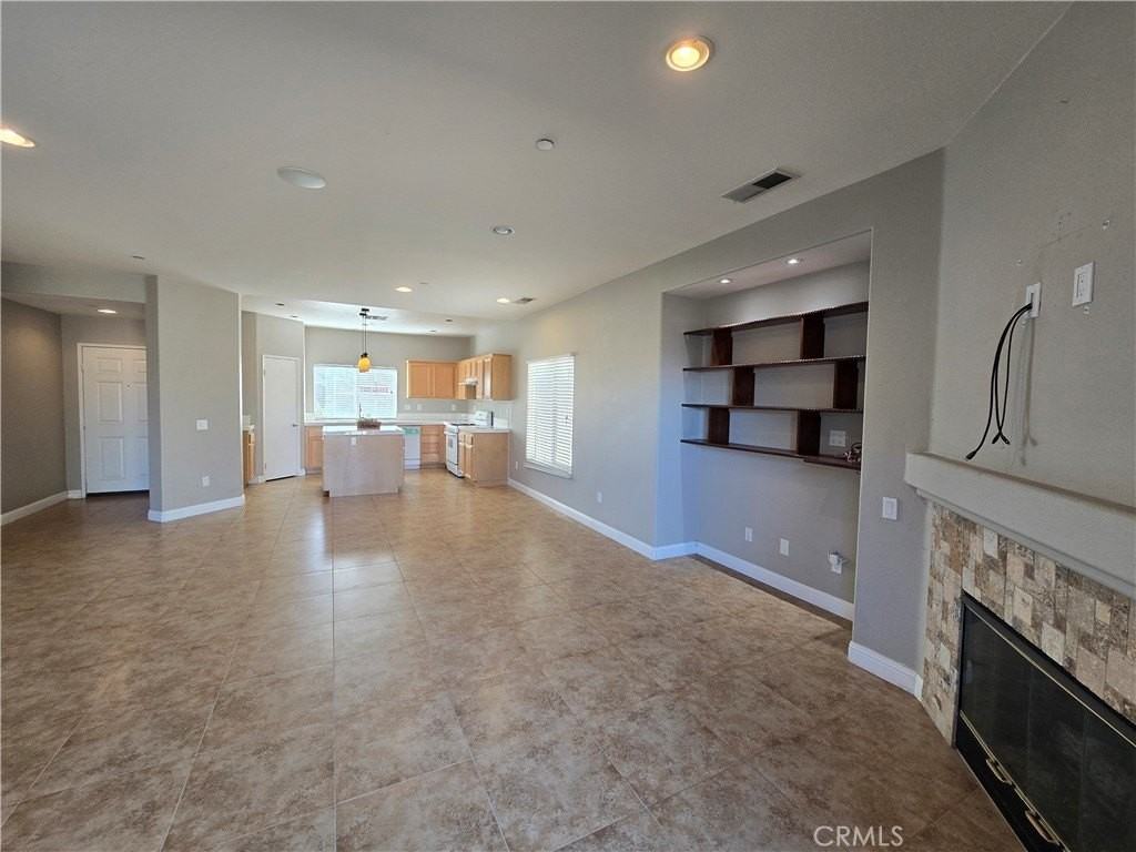 736 Summit Dr - Photo 5 of 23