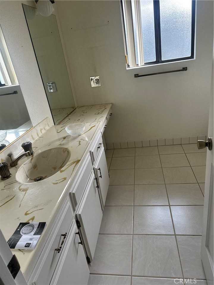 4140 Mockingbird Ln - Photo 4 of 9