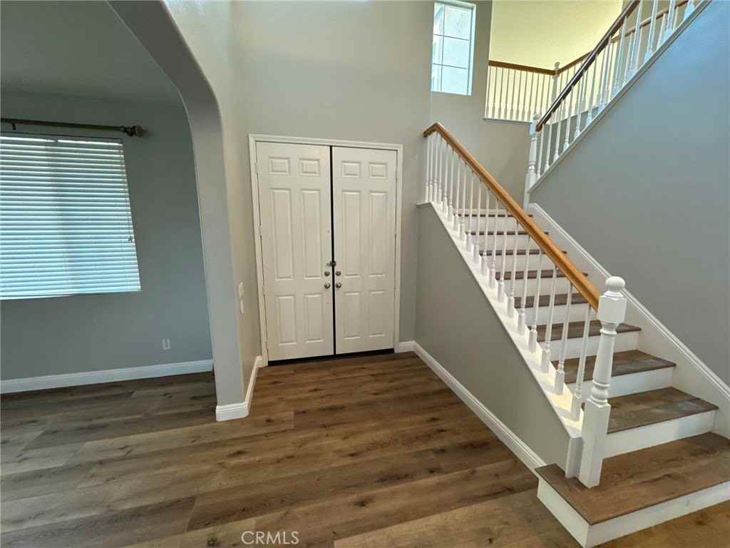 36805 Maxmillian Ave - Photo 2 of 36