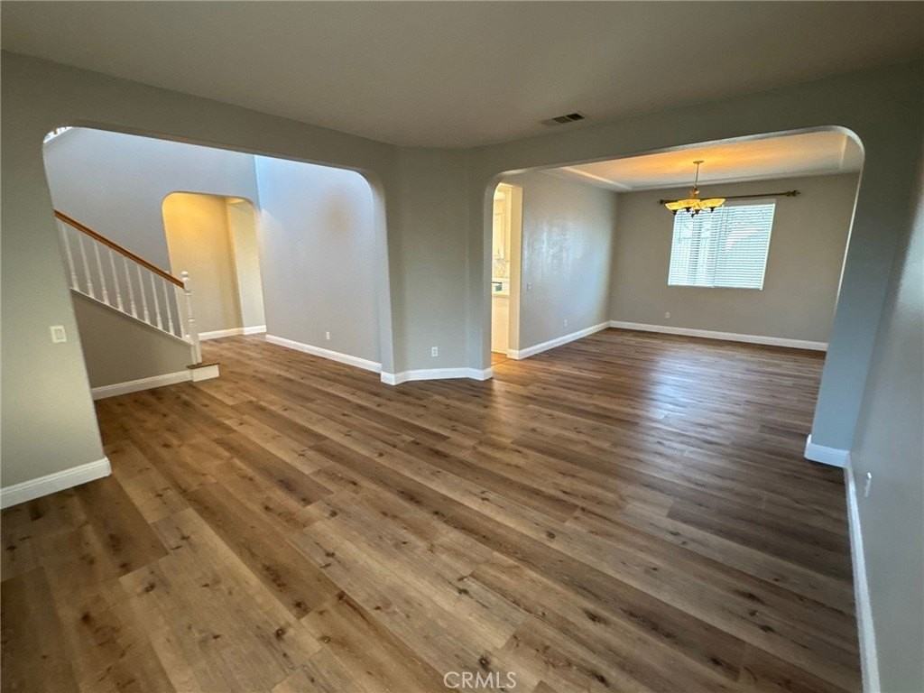 36805 Maxmillian Ave - Photo 4 of 36