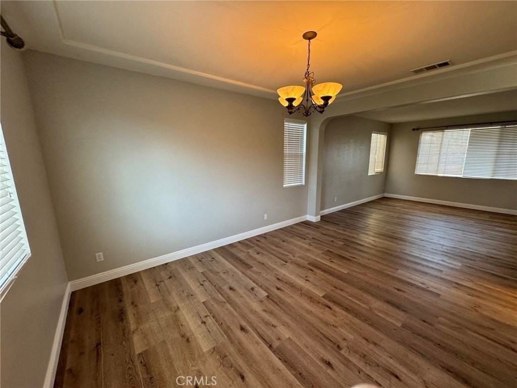 36805 Maxmillian Ave - Photo 5 of 36