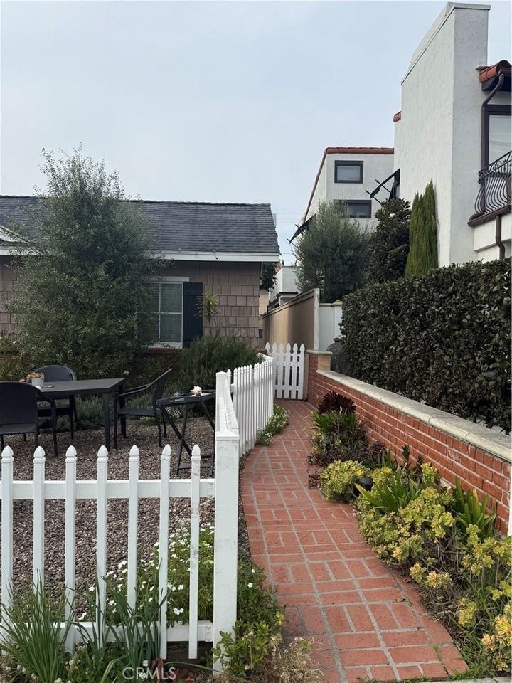 607 Orchid Ave - Photo 2 of 12