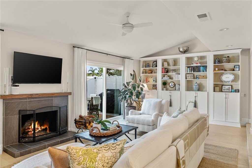 372 Plaza Estival - Photo 3 of 50