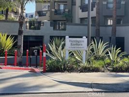 featured image of 320 Lake St