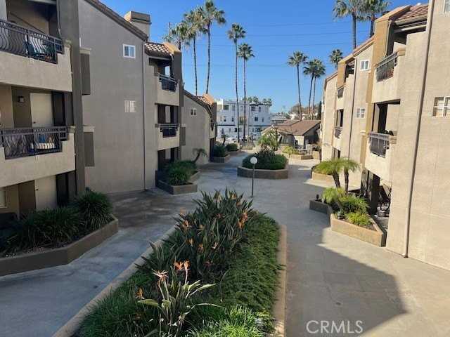 320 Lake St - Photo 2 of 28