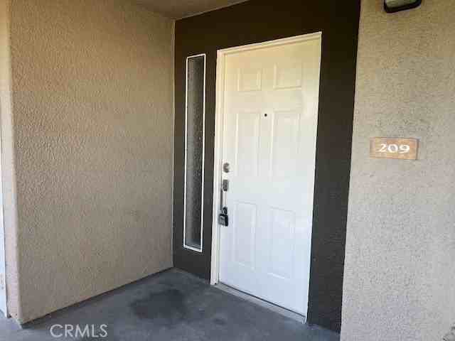 320 Lake St - Photo 4 of 28