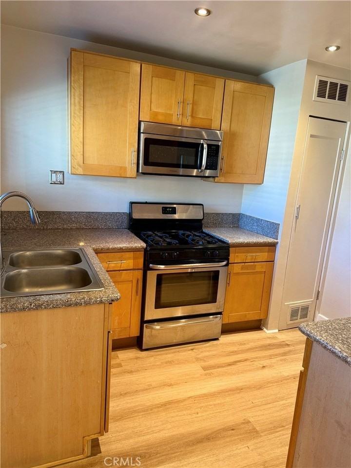 2108 W 37th Pl - Photo 6 of 12