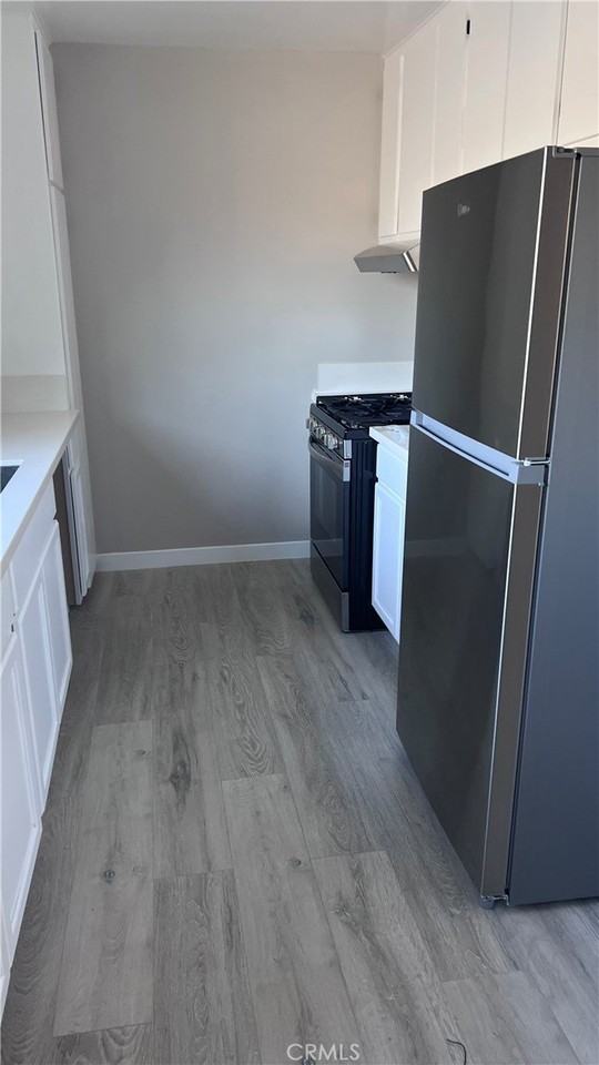 640 Hill St - Photo 5 of 11