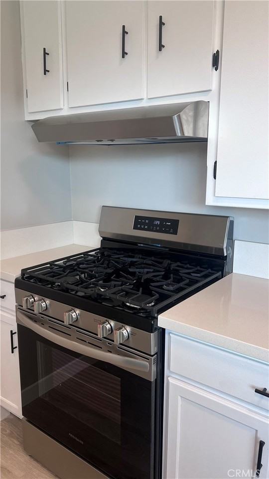 640 Hill St - Photo 7 of 11