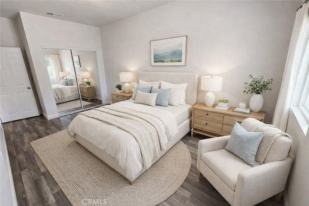 14608 Cohasset St - Photo 5 of 13