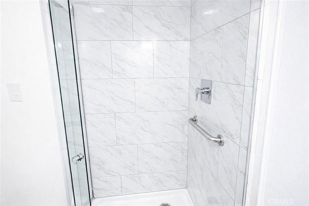 14608 Cohasset St - Photo 7 of 13