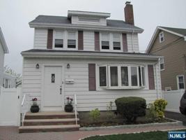 featured image of 11 Louis St 2nd Fl