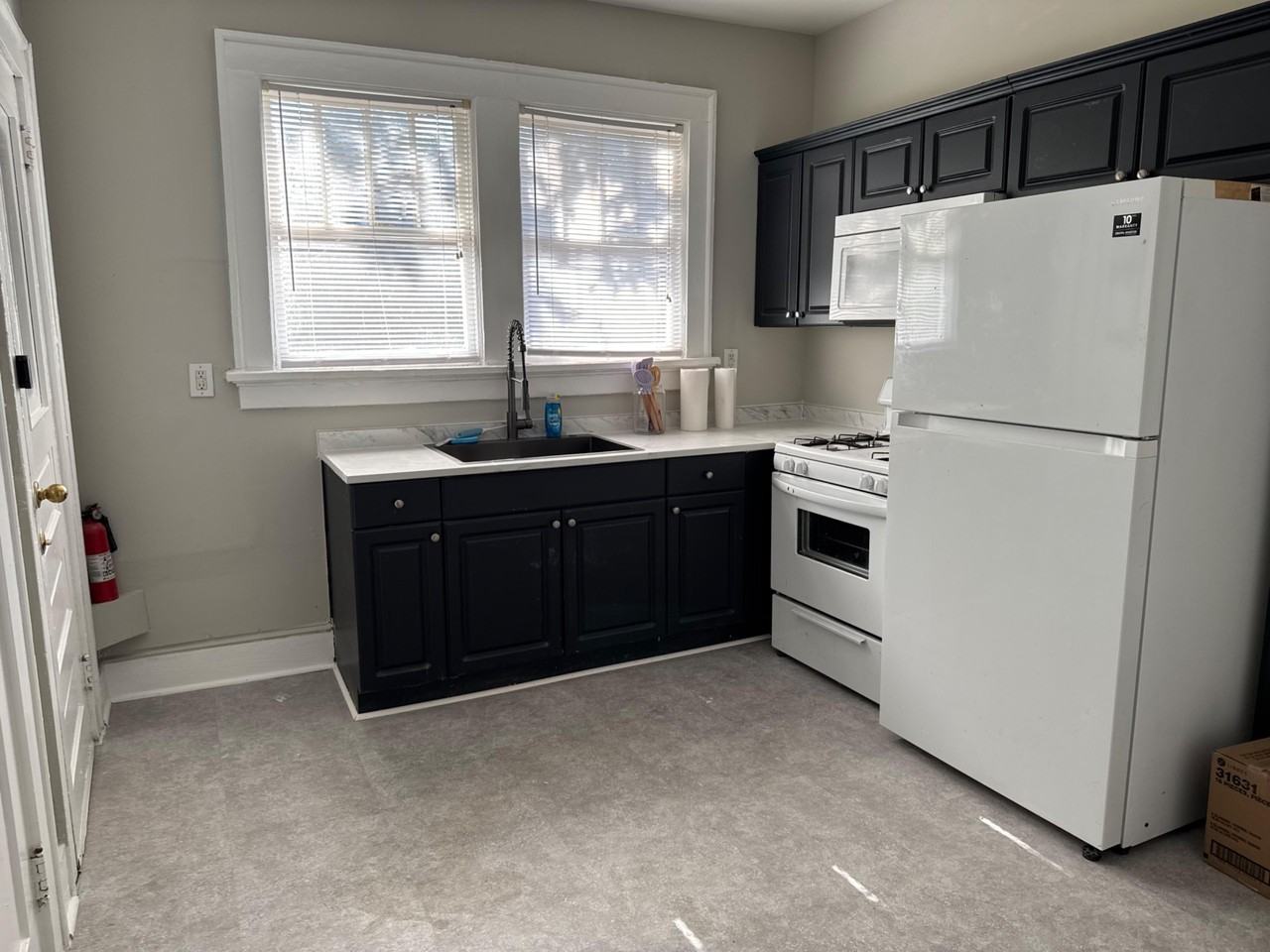 Lucile Ave Sw - Photo 2 of 7