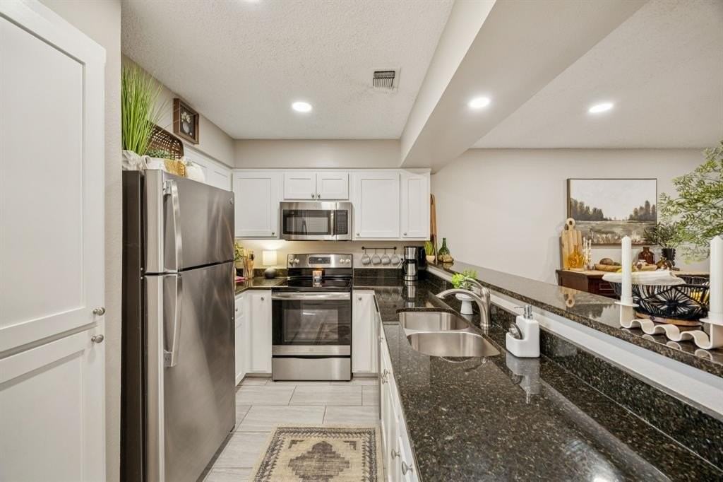 3003 Kathleen Ln - Photo 7 of 13