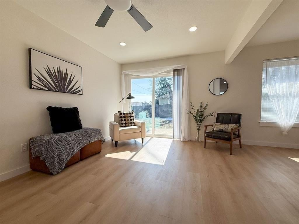 308 E Bourn St - Photo 2 of 21