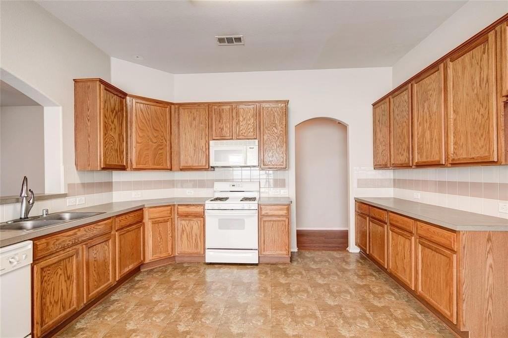 8417 Juliette Dr - Photo 6 of 21