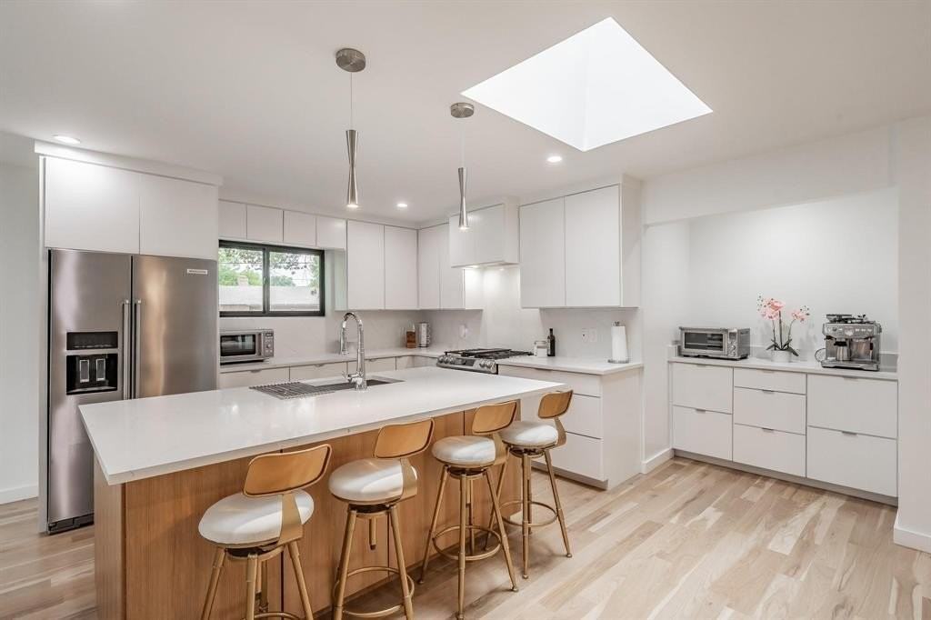 3641 Timberview Rd - Photo 7 of 29