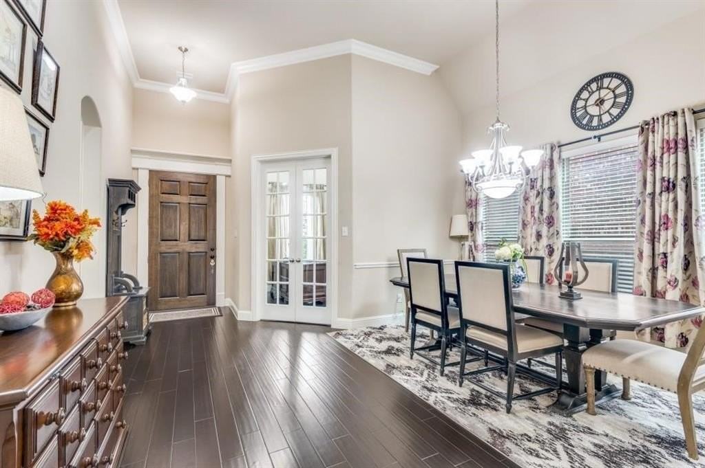 7219 Comal Dr - Photo 6 of 39