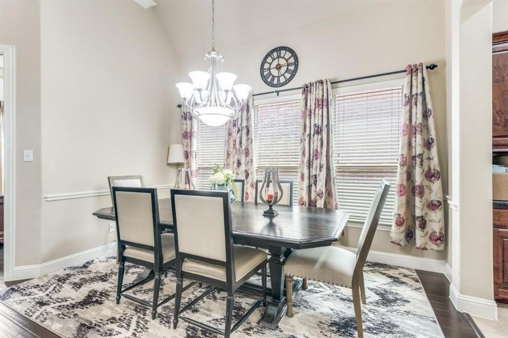 7219 Comal Dr - Photo 7 of 39