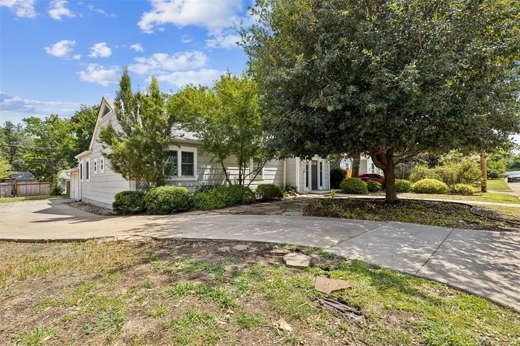 4113 Valentine St - Photo 2 of 30