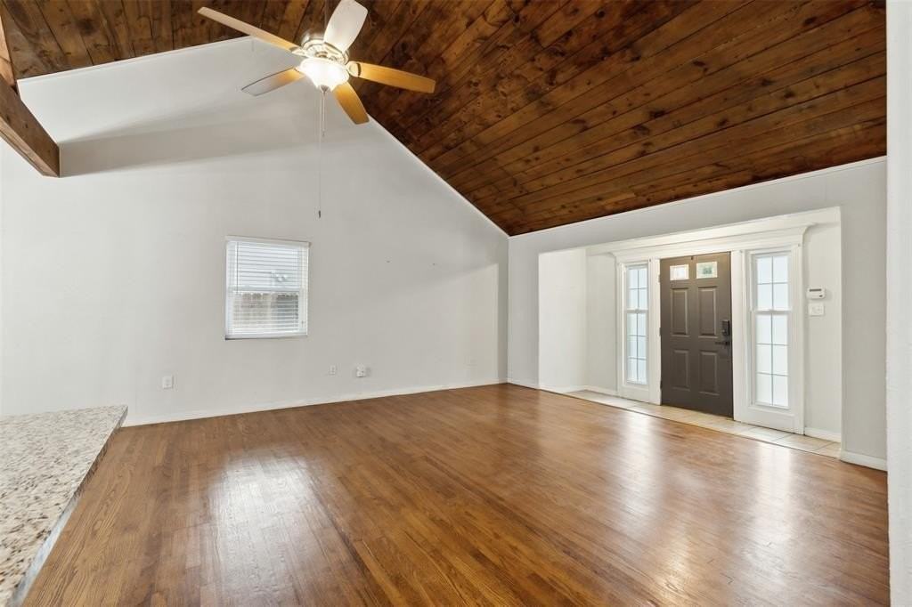 4113 Valentine St - Photo 6 of 30