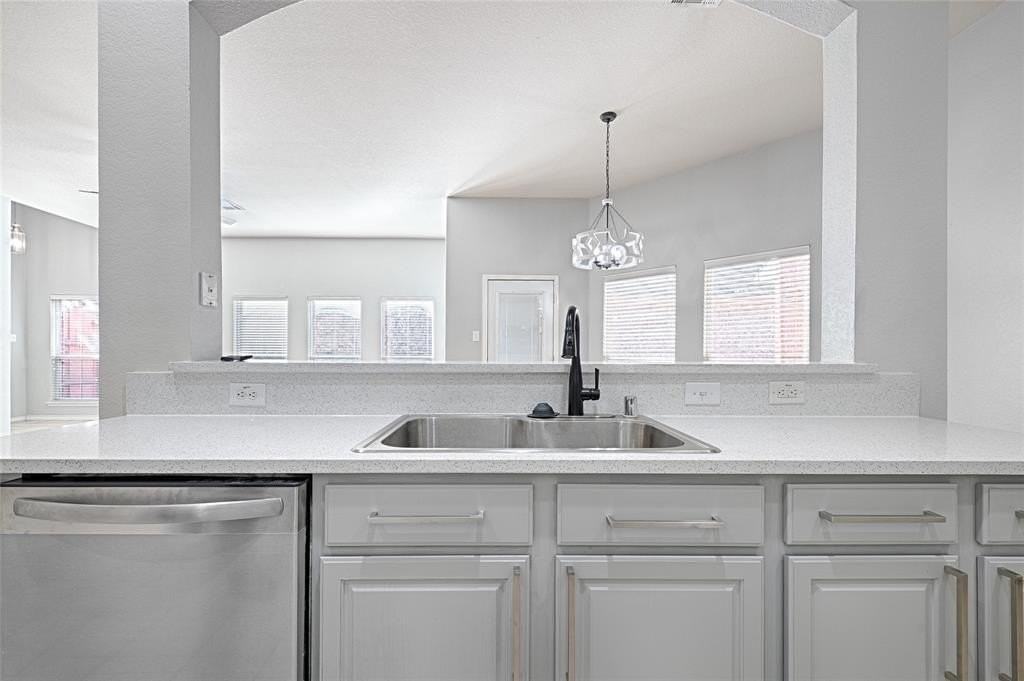 7681 Glasshouse Walk - Photo 7 of 28