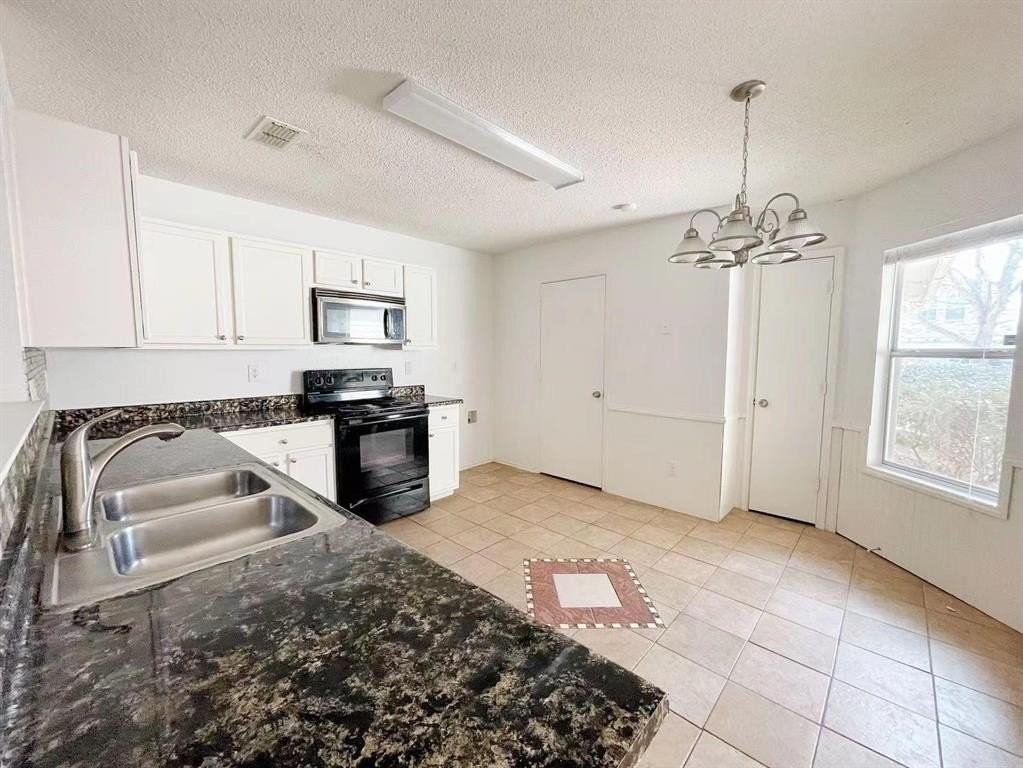 3808 Summer Hill Dr - Photo 4 of 14