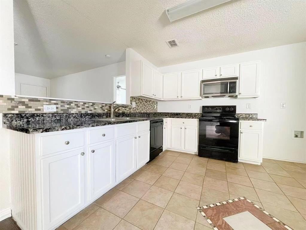 3808 Summer Hill Dr - Photo 5 of 14