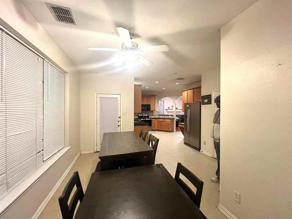 5017 Remington Dr - Photo 5 of 27