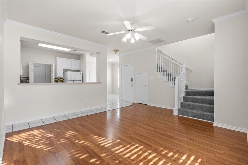 121 Wildwood Ct - Photo 2 of 12