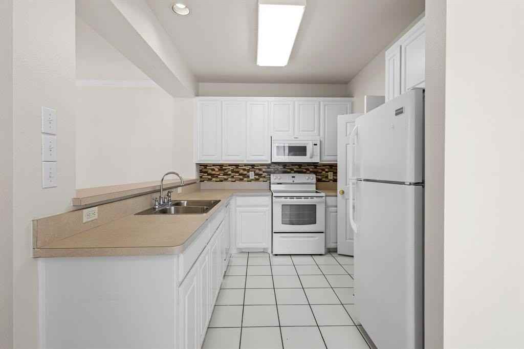 121 Wildwood Ct - Photo 6 of 12