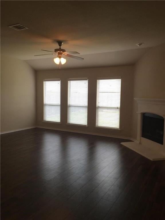 1207 Caroline Dr - Photo 5 of 8