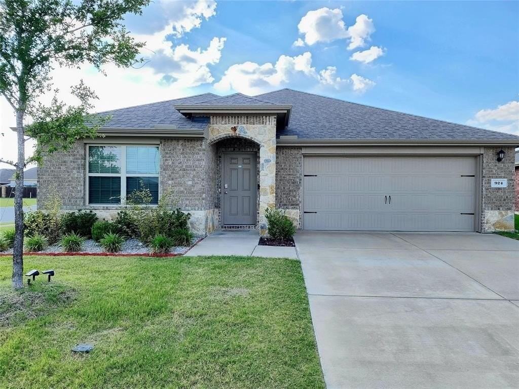 924 Amber St - Photo 2 of 19