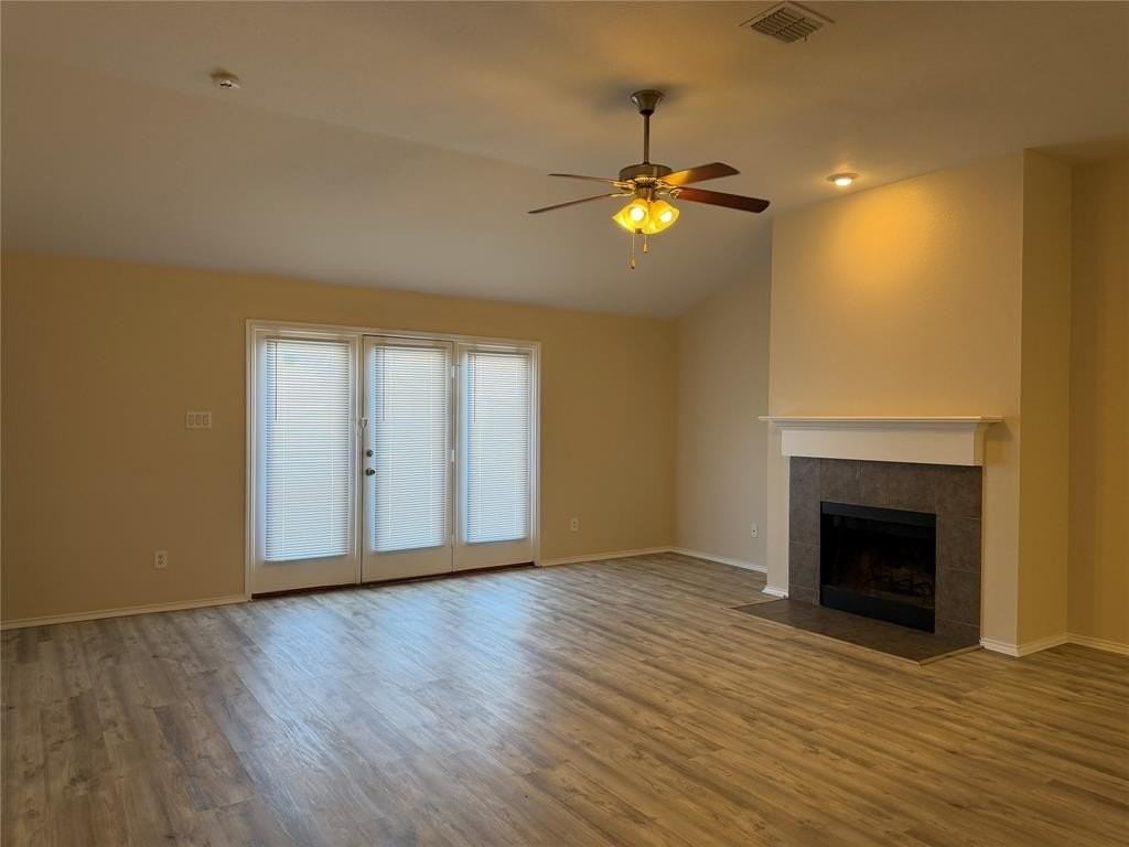 305 Woodridge Dr - Photo 2 of 20