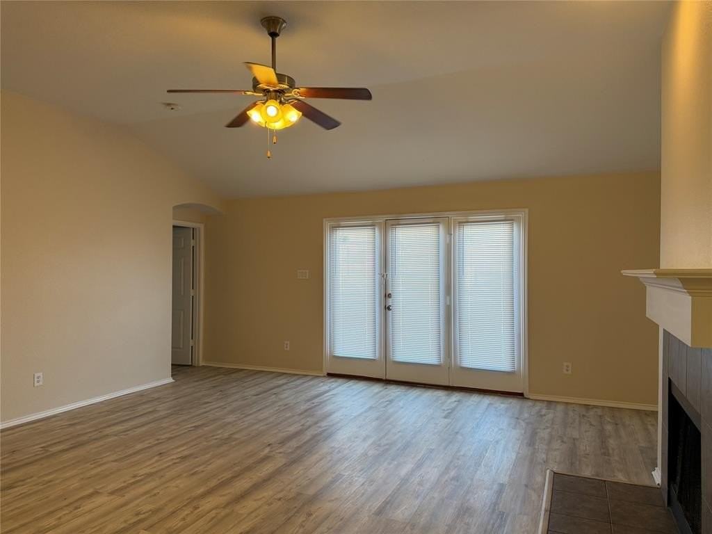 305 Woodridge Dr - Photo 5 of 20