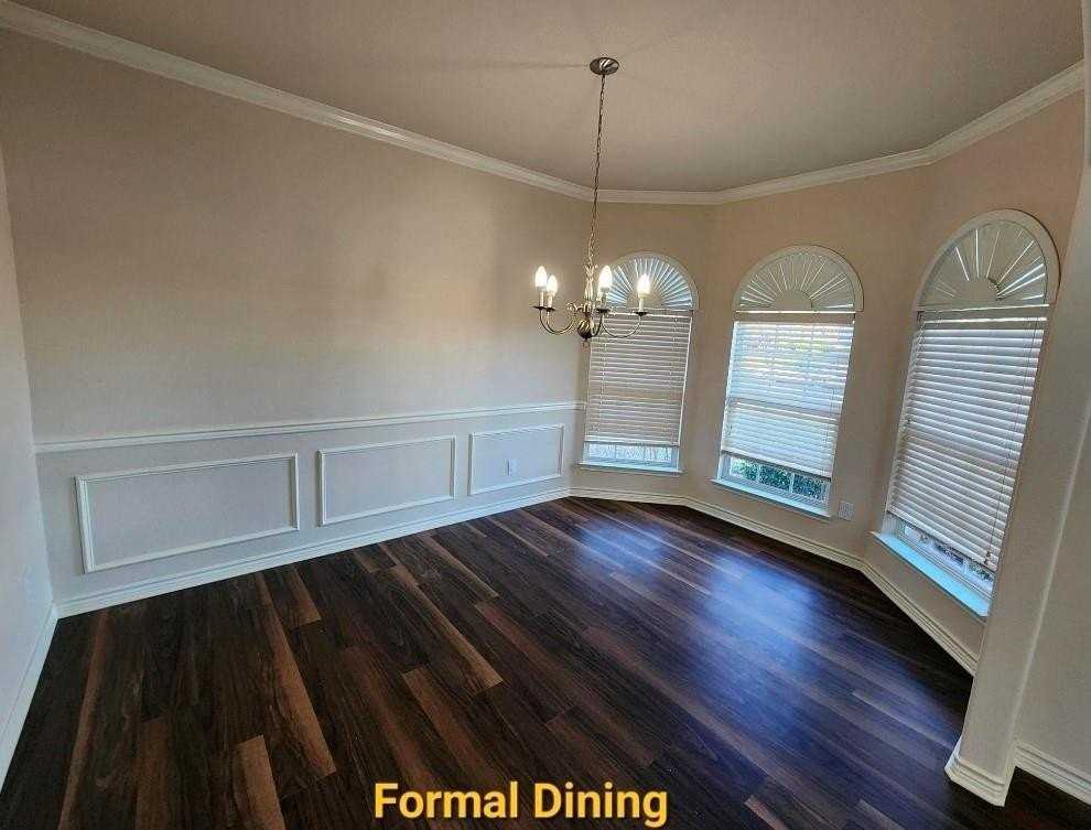 1632 Lake Travis Dr - Photo 4 of 17