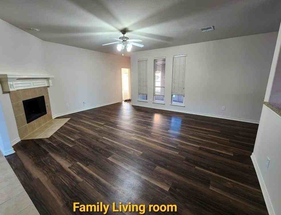 1632 Lake Travis Dr - Photo 6 of 17