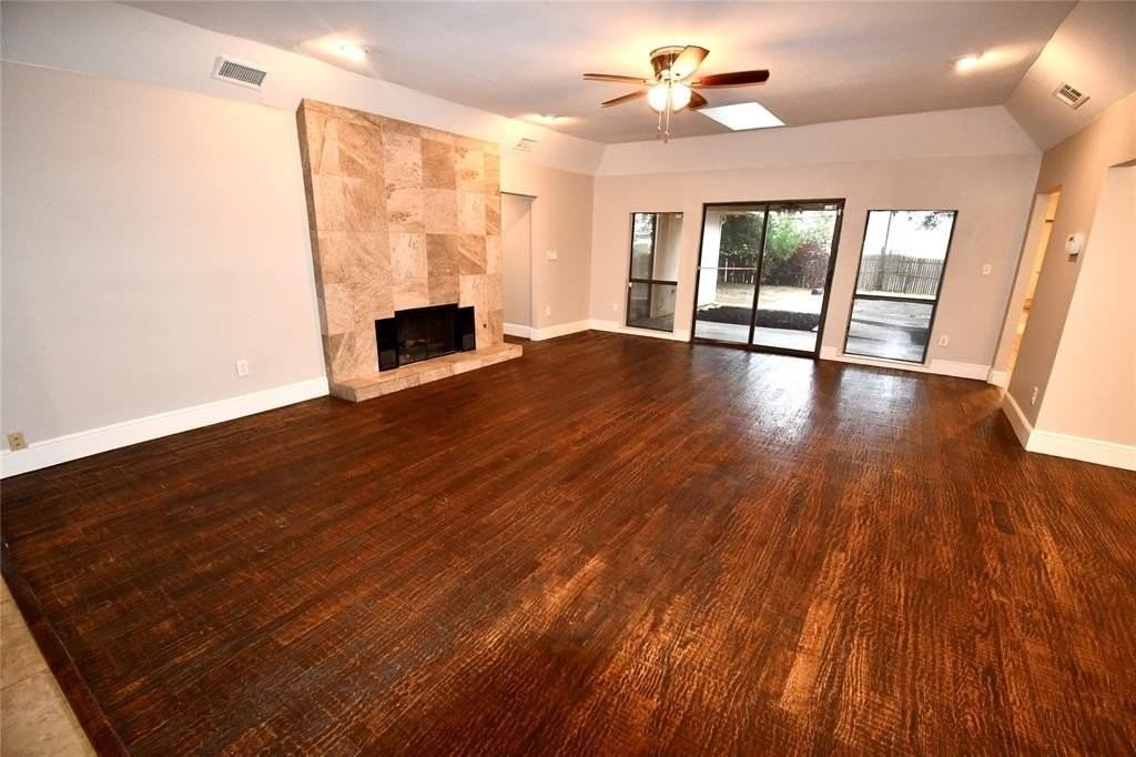 2366 Hill N Dale Dr - Photo 5 of 29