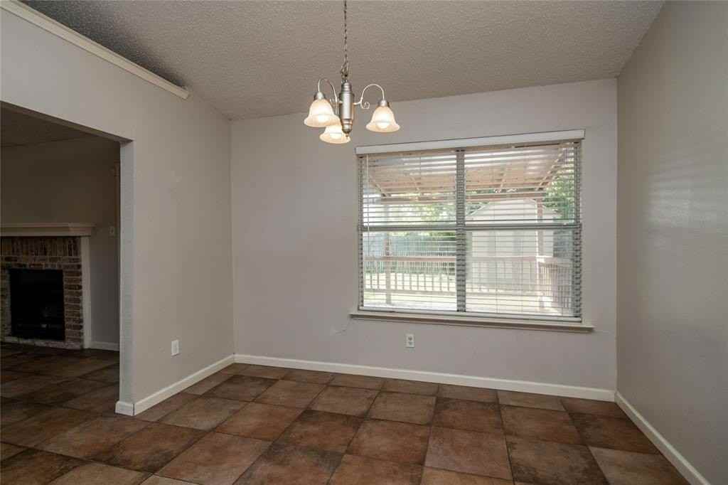 618 Plainview Dr - Photo 6 of 17