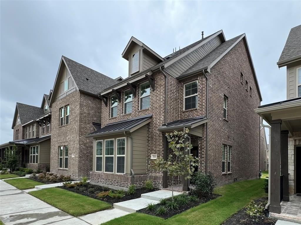 7830 Bayside Dr - Photo 2 of 25